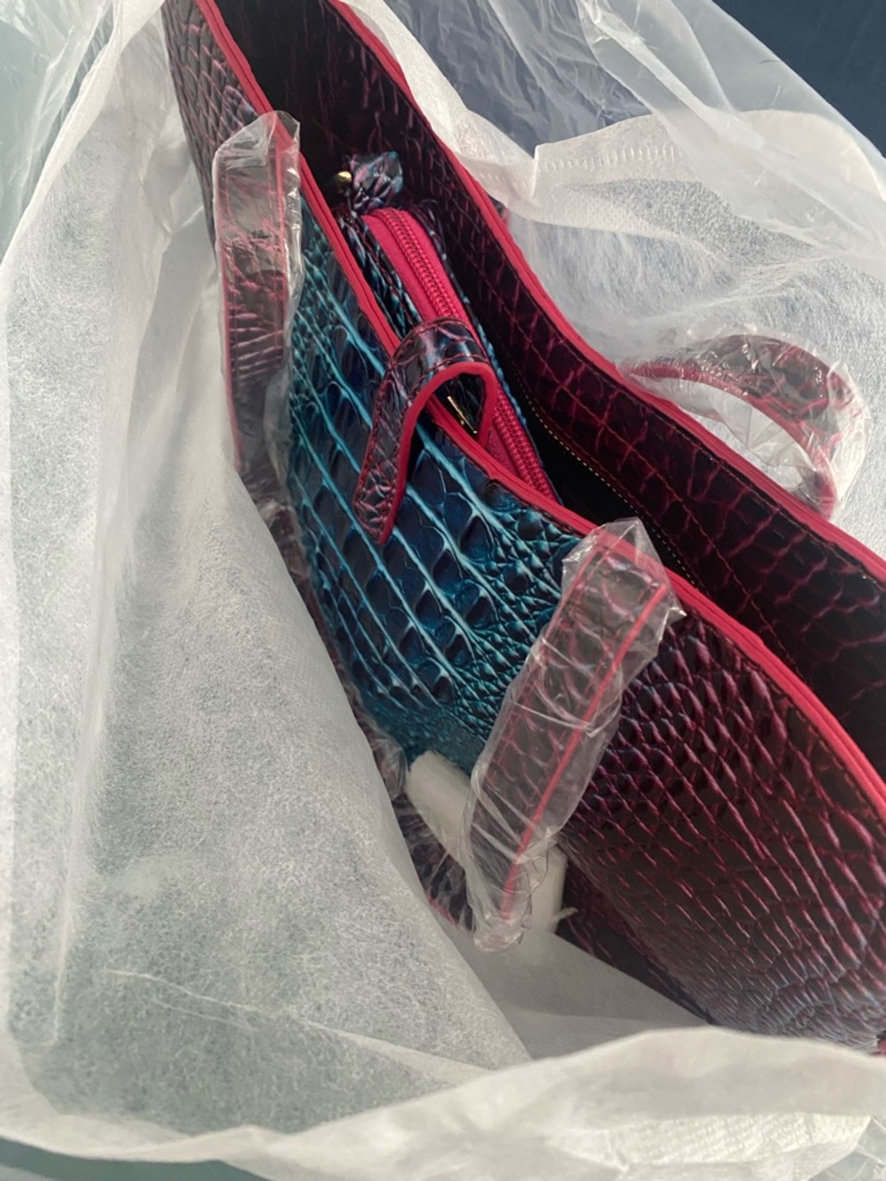 Lux Faux-Croc Tote Set in Blue-Red Ombre - Picture 4 of 5